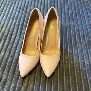 Dream Pairs Light Pink Suede Heels
